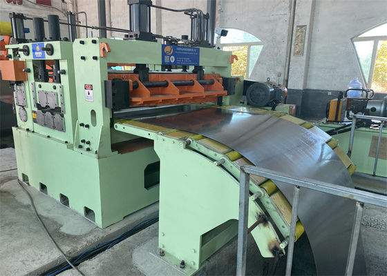 Hohe Stahlspule der Präzisions-SS304, die Linie Maschine 0.3-3 x 1600 aufschlitzt