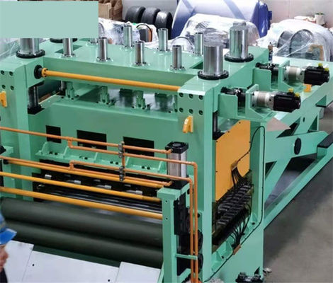 Aluminiummetallschnitt Längen-Maschinen-zur Drehscherfliege schnitt zur Längen-Linie Maschine 3 x 1800
