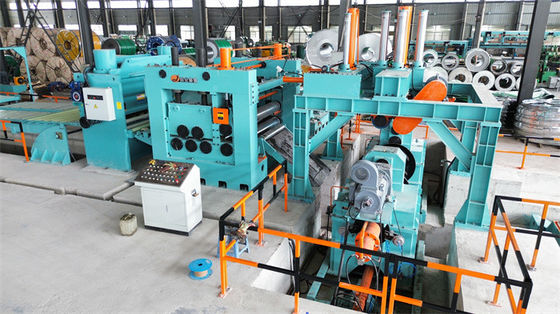 Edelstahlspulen entwickeln, bis zur Längenlinie schneiden, mit Randschnitt 4-16 X 2000