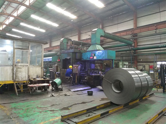 Hohe Präzisions-automatische aufhebende kalte Mühlmaschine für Metallstreifen